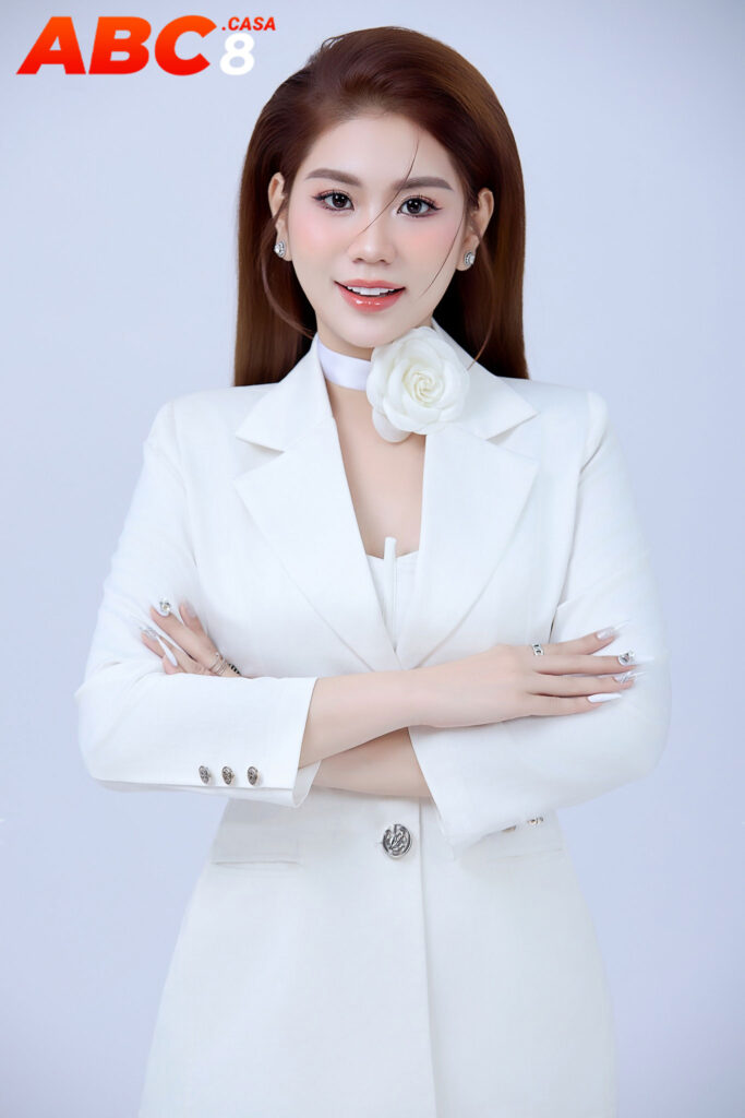 Điều cần biết về CEO Trần Thị Cẩm Tú